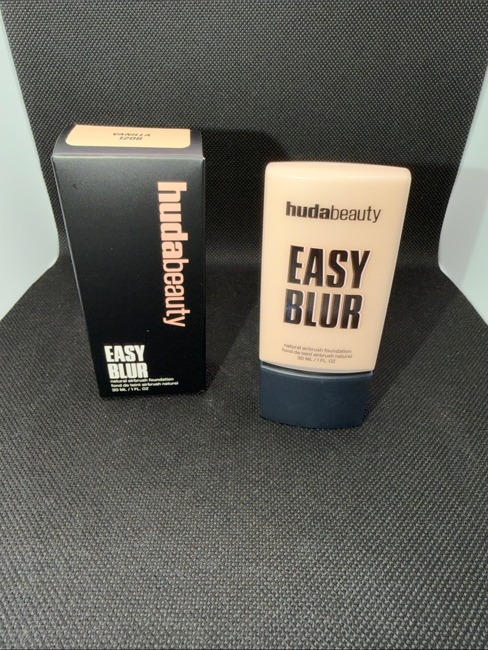 HUDA BEAUTY Easy Blur Foundation - vanilla 120B